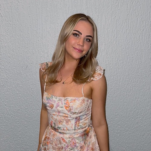 Nina M profile picture